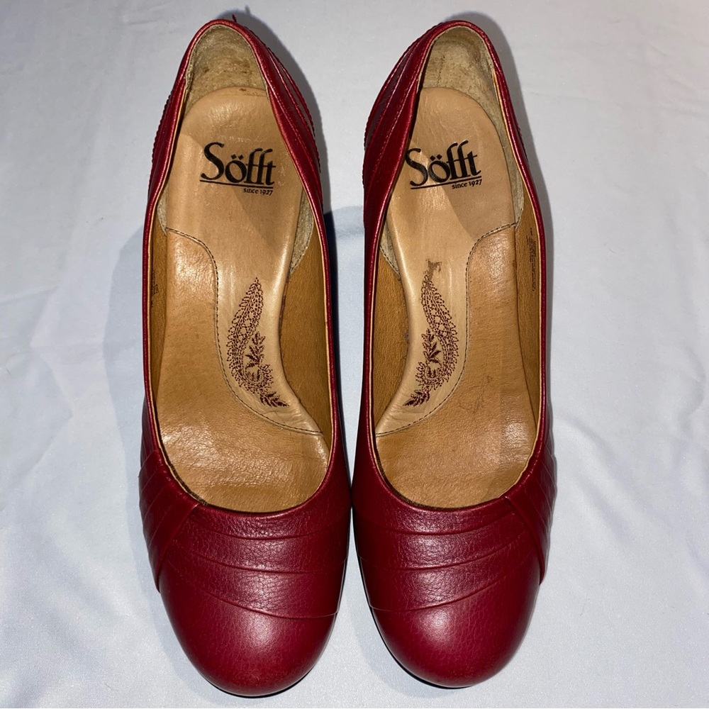 Söfft Deep Red Leather Low Heels